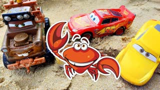 Мультики про машинки. МАШИНКИ Молния Маквин и Мэтр спешат на помощь. Игрушки Машинки Тачки 3.